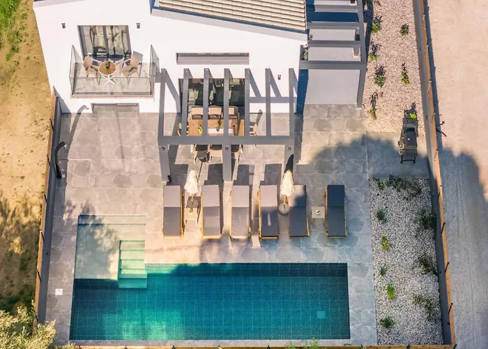 Kozakos Villas With Private Swimming Pools