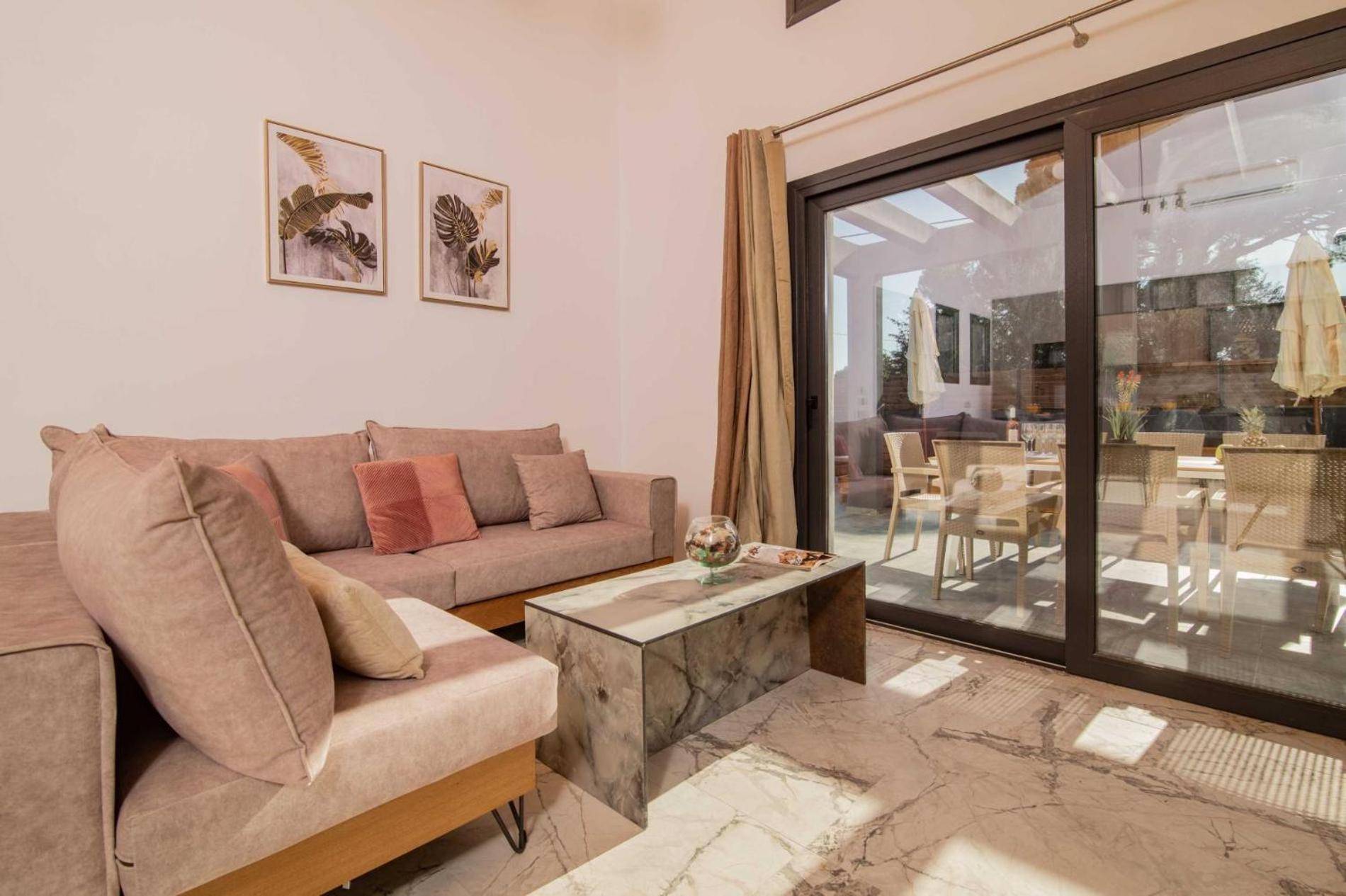 Kozakos With Private Swimming Pools *