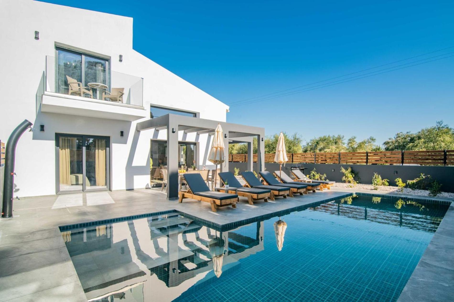 Kozakos With Private Swimming Pools Vilă *
