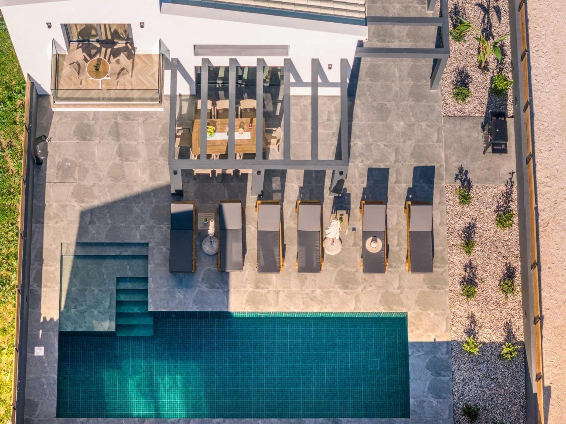 Kozakos With Private Swimming Pools